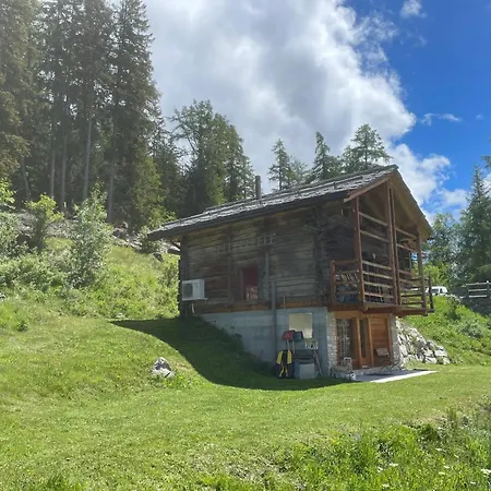 シャレー Contemporary In Mont-noble With Mountain View. Mase