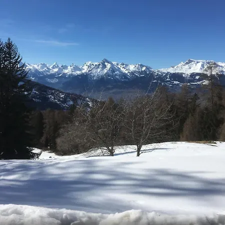 シャレー Contemporary In Mont-noble With Mountain View.